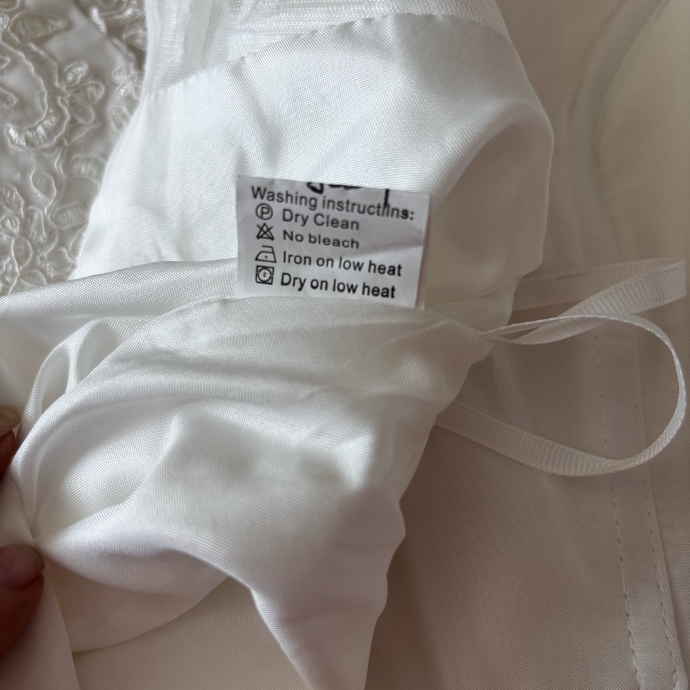 NEW White Wedding Dress with Appliques Speghetti Straps Size: M/8 - Picture 11 of 14